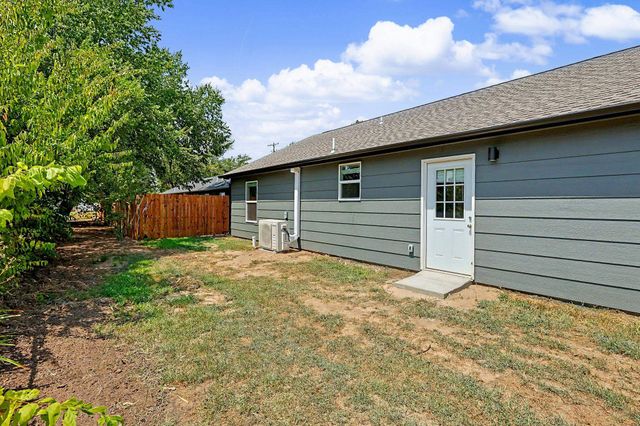 505 S McComas St, Wichita, KS 67213