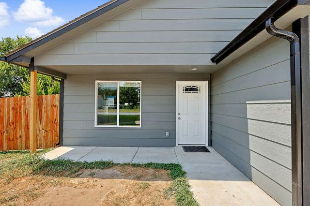 505 S McComas St, Wichita, KS 67213
