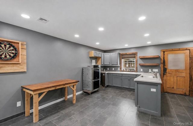 290 Route 17K, Bloomingburg, NY 12721