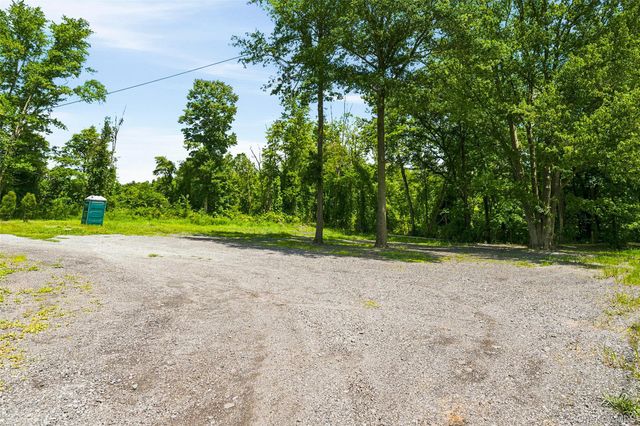 290 Route 17K, Bloomingburg, NY 12721