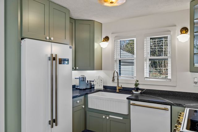 552 Laurel Hill Road, Norwich, CT 06360