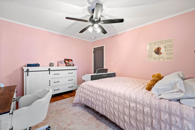 552 Laurel Hill Road, Norwich, CT 06360