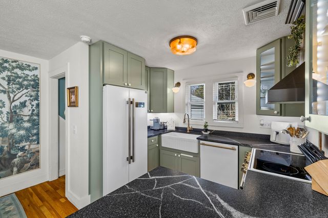 552 Laurel Hill Road, Norwich, CT 06360