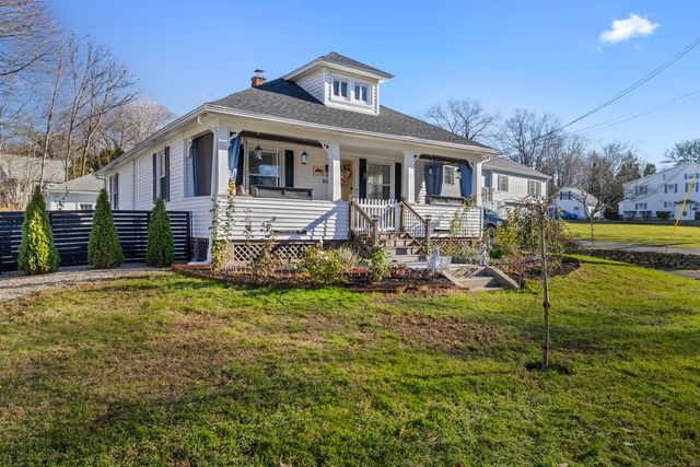 552 Laurel Hill Road, Norwich, CT 06360