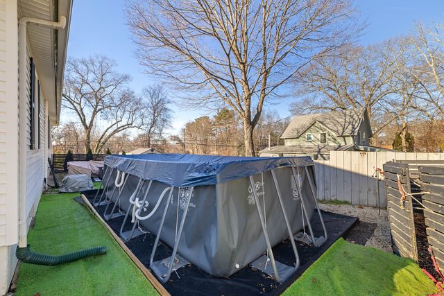 552 Laurel Hill Road, Norwich, CT 06360