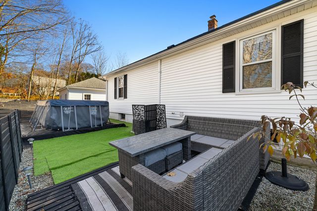 552 Laurel Hill Road, Norwich, CT 06360