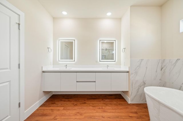 6702 Metro Blvd 4, Houston, TX 77083