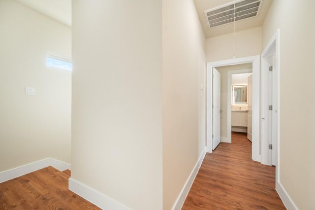 6702 Metro Blvd 4, Houston, TX 77083