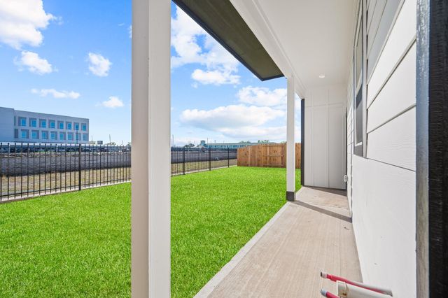 6702 Metro Blvd 4, Houston, TX 77083