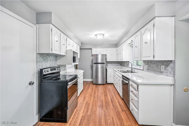 675 Blueberry Hill Drive, Canfield, OH 44406