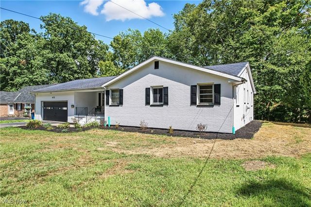 675 Blueberry Hill Drive, Canfield, OH 44406