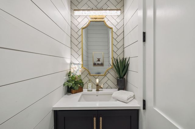 1234 Lakeside Dr, Ashland City, TN 37015