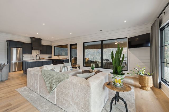 1234 Lakeside Dr, Ashland City, TN 37015