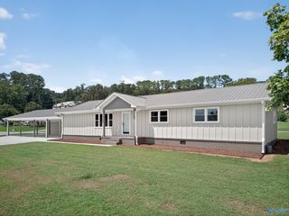 2420 Cowen Circle, Guntersville, AL 35976