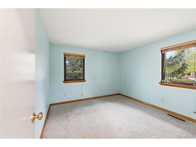 2345 Lanyon Dr, Longmont, CO 80503