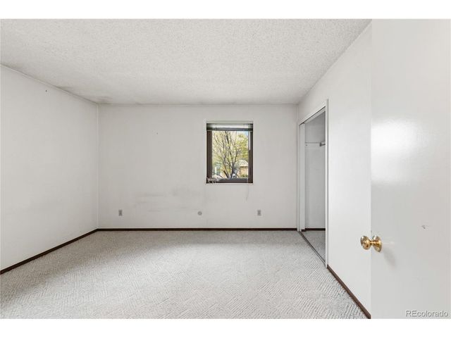 2345 Lanyon Dr, Longmont, CO 80503