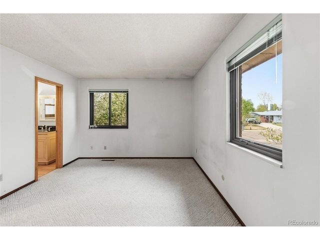 2345 Lanyon Dr, Longmont, CO 80503