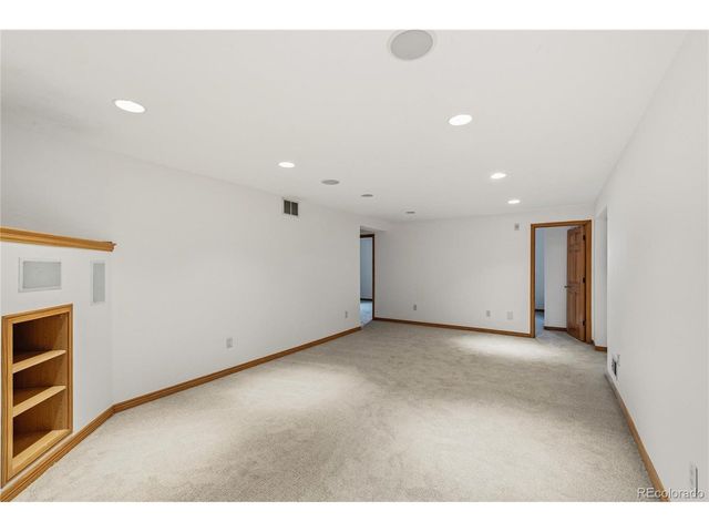 2345 Lanyon Dr, Longmont, CO 80503