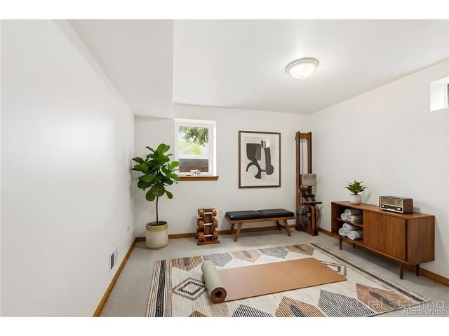 2345 Lanyon Dr, Longmont, CO 80503