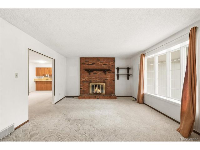 2345 Lanyon Dr, Longmont, CO 80503