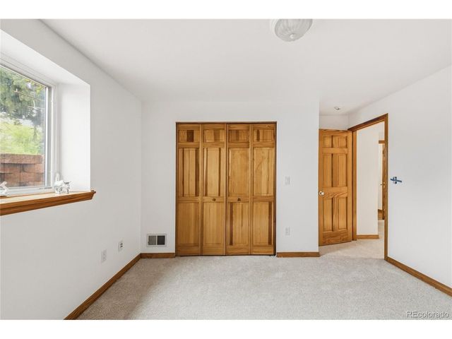 2345 Lanyon Dr, Longmont, CO 80503
