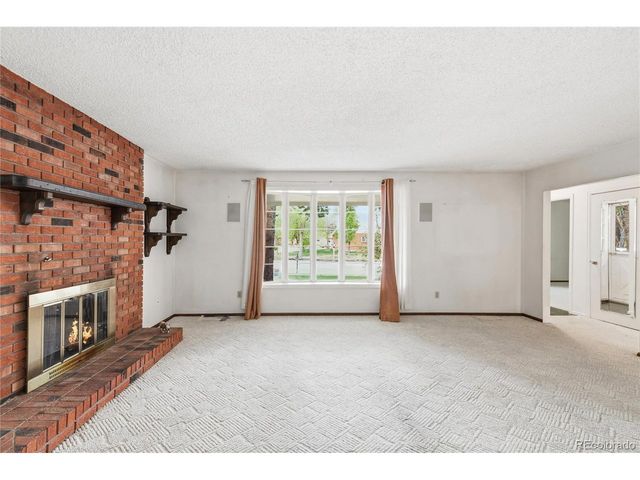 2345 Lanyon Dr, Longmont, CO 80503