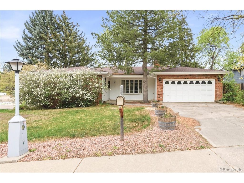 2345 Lanyon Dr, Longmont, CO 80503