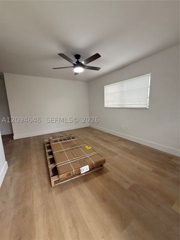2450 NE 188 2450, Miami, FL 33180