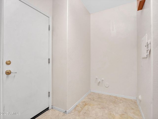 4322 W MONTE Way, Laveen, AZ 85339