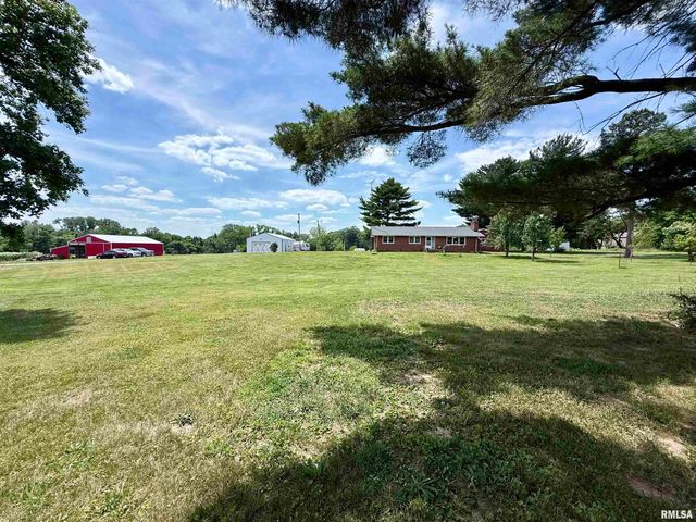 1225 Stanton Airport Road, Riverton, IL 62561