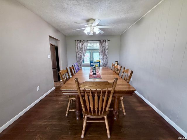 1225 Stanton Airport Road, Riverton, IL 62561