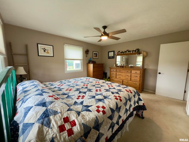 1225 Stanton Airport Road, Riverton, IL 62561