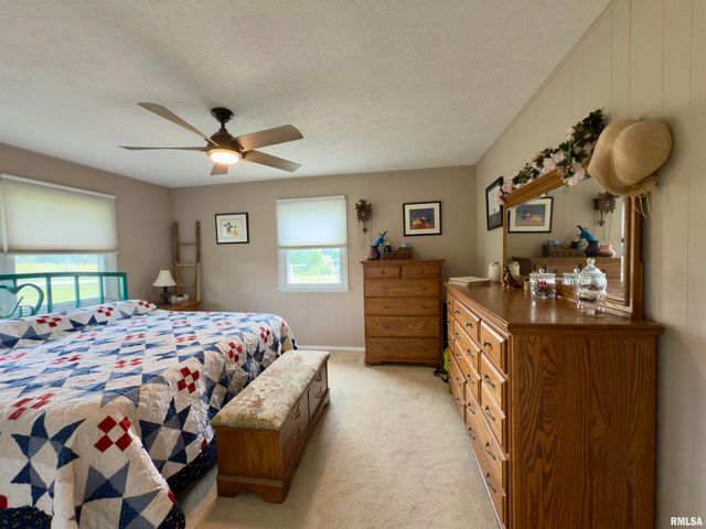 1225 Stanton Airport Road, Riverton, IL 62561