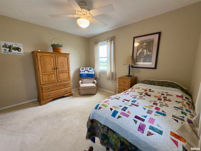 1225 Stanton Airport Road, Riverton, IL 62561