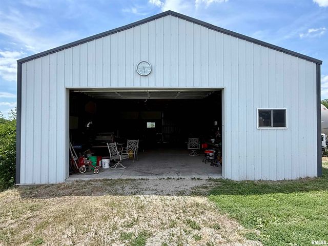 1225 Stanton Airport Road, Riverton, IL 62561