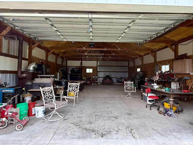 1225 Stanton Airport Road, Riverton, IL 62561