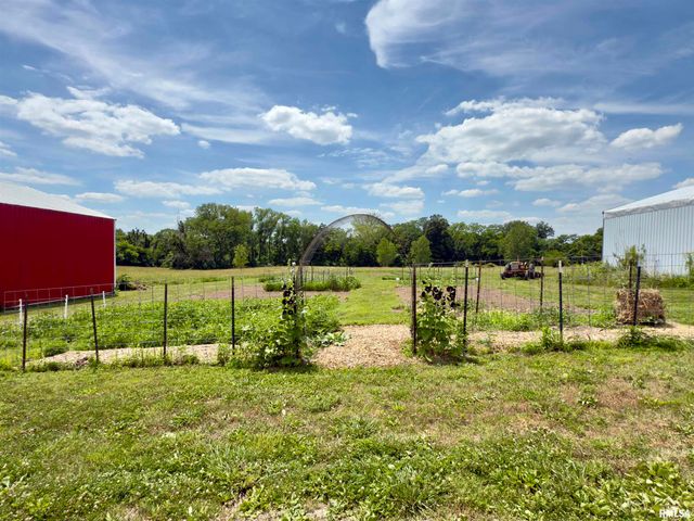 1225 Stanton Airport Road, Riverton, IL 62561