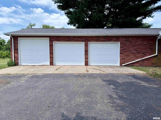 1225 Stanton Airport Road, Riverton, IL 62561