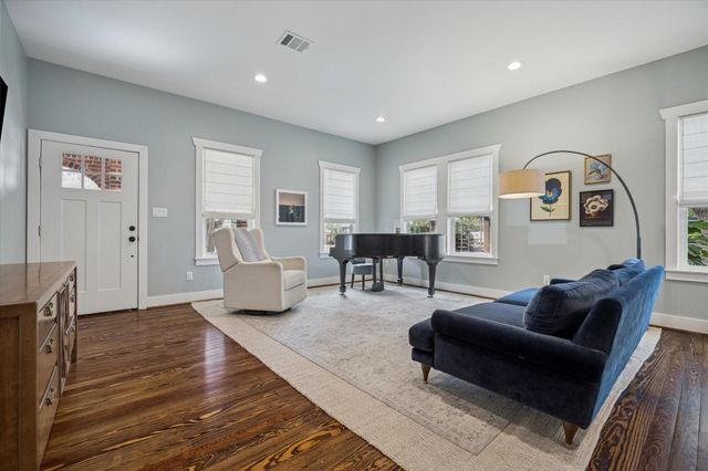 827 Sledge Street, Houston, TX 77009