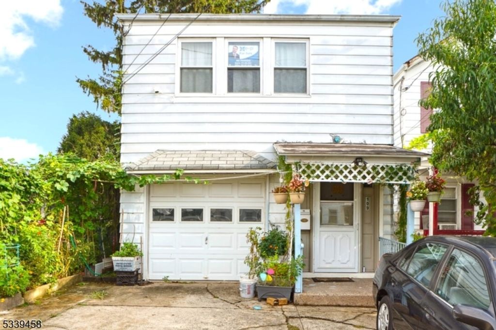 109 Dixon Ave, Paterson City, NJ 07501