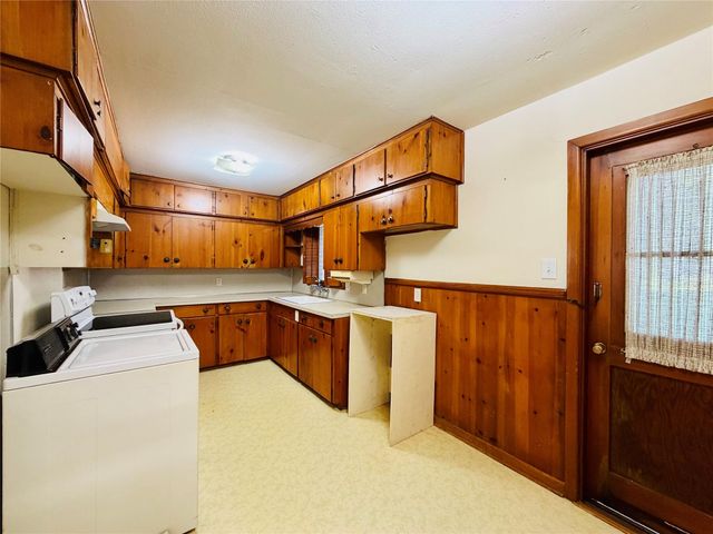 2721 Beaumont Avenue, Liberty, TX 77575