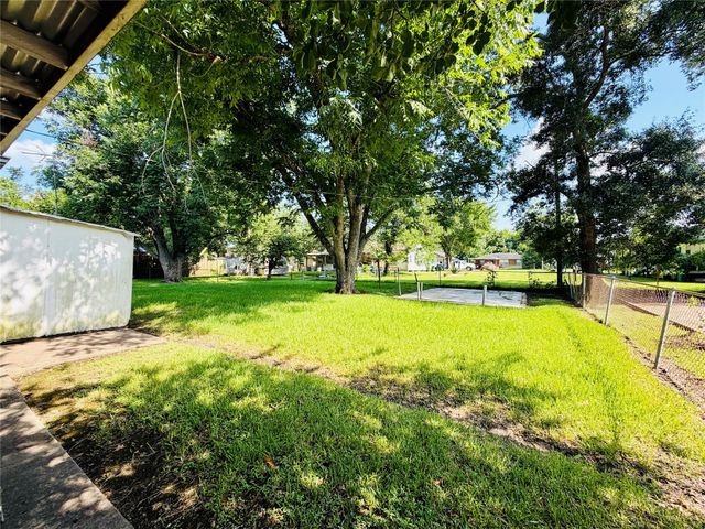 2721 Beaumont Avenue, Liberty, TX 77575