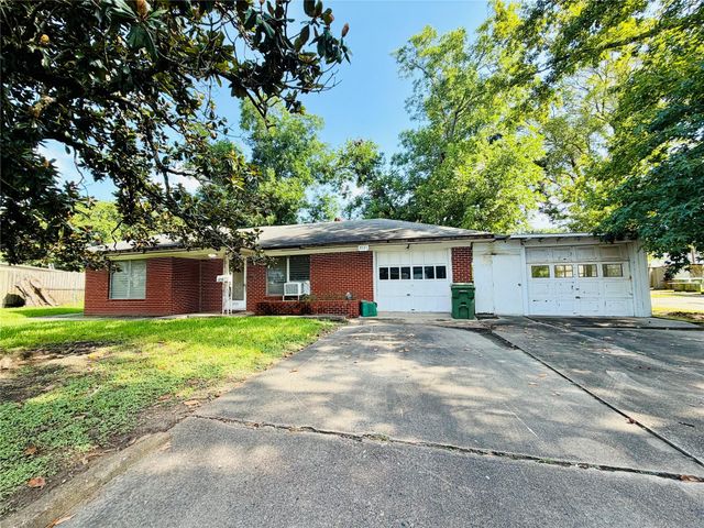 2721 Beaumont Avenue, Liberty, TX 77575