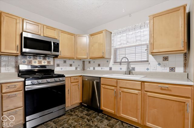 130 Rambling Road, Greenfield, IN 46140