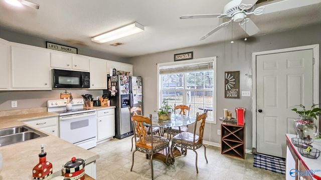 502 Mcgaugh Street, Hartselle, AL 35640