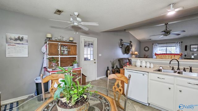 502 Mcgaugh Street, Hartselle, AL 35640