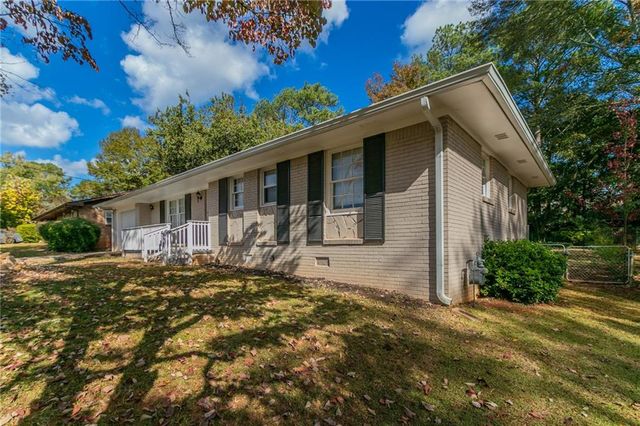 929 Pine Roc Drive, Stone Mountain, GA 30083