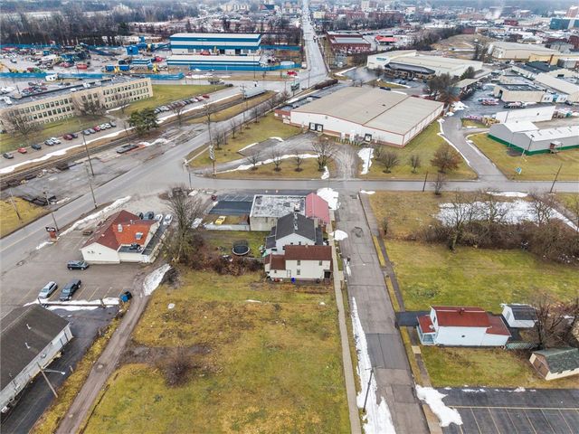 808 S Jefferson St, New Castle, PA 16101