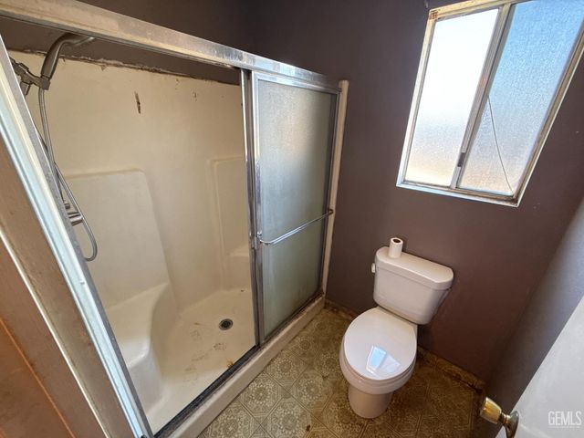6012 Auburn Oaks Drive, Bakersfield, CA 93306