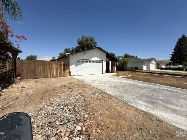 6012 Auburn Oaks Drive, Bakersfield, CA 93306